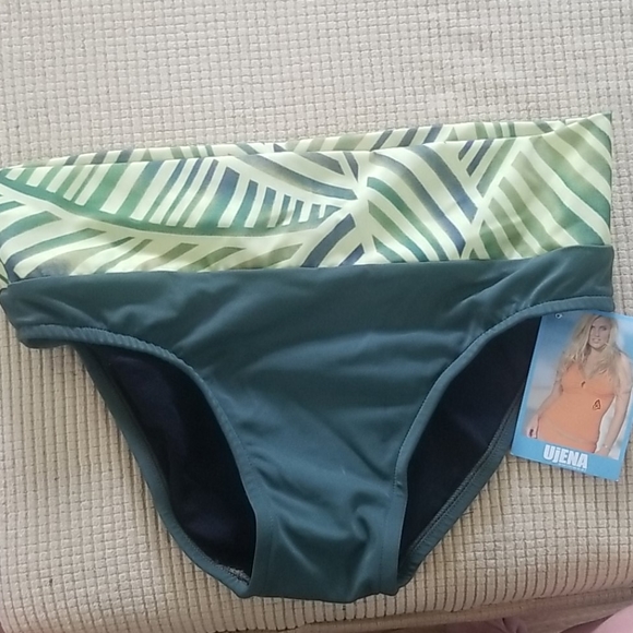 NWT Dark Green Bikini Bottom Medium - Picture 1 of 3